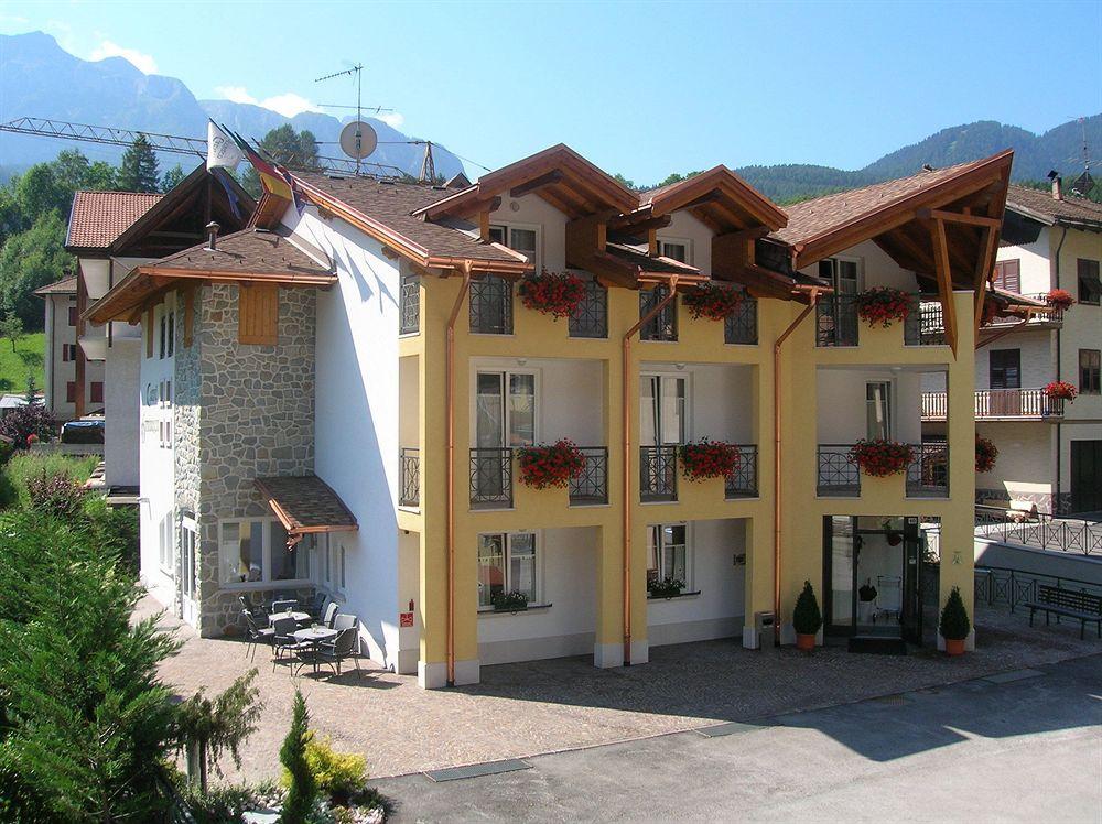 Hotel Garni Sottobosco Dimaro Exterior photo
