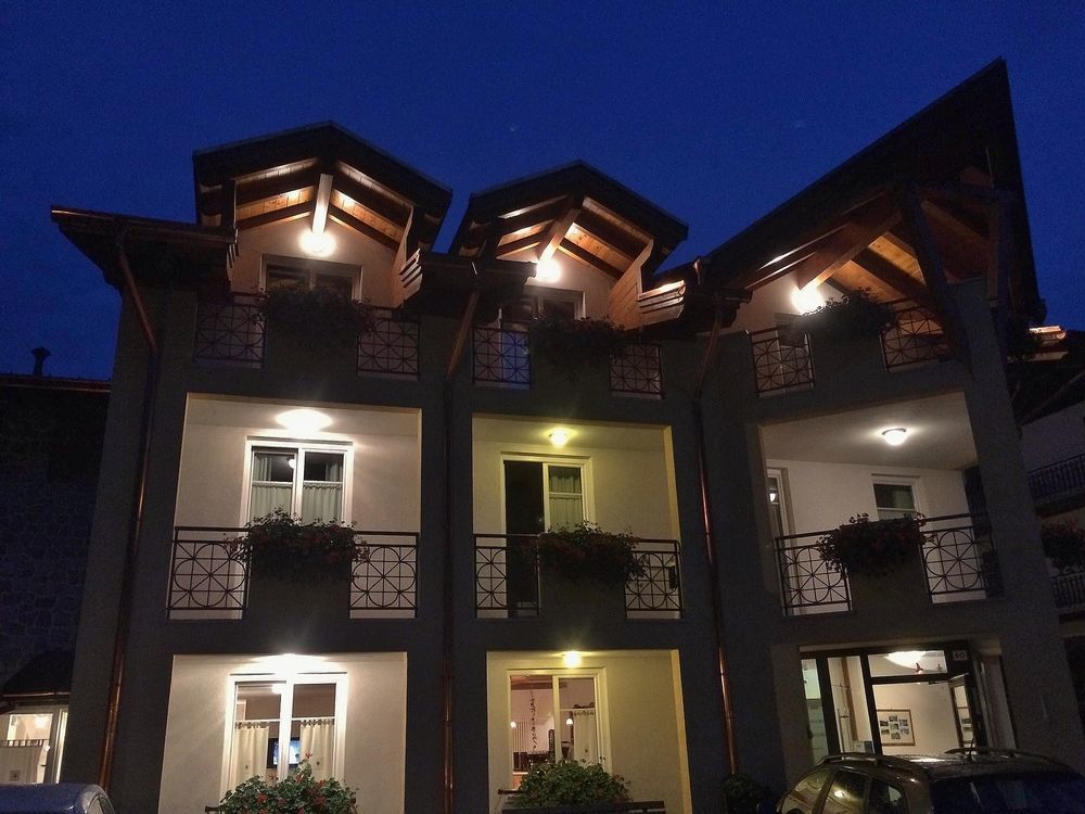 Hotel Garni Sottobosco Dimaro Exterior photo